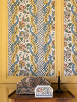 Coccinelle 106A French Floral Wallpaper – Historic Botanical Design