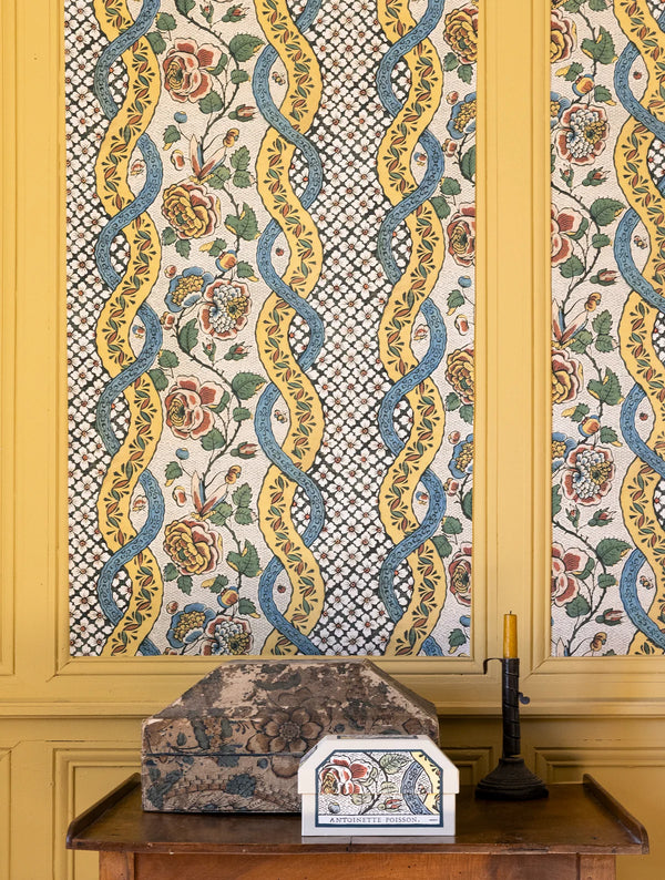Coccinelle 106A French Floral Wallpaper – Historic Botanical Design – view 3